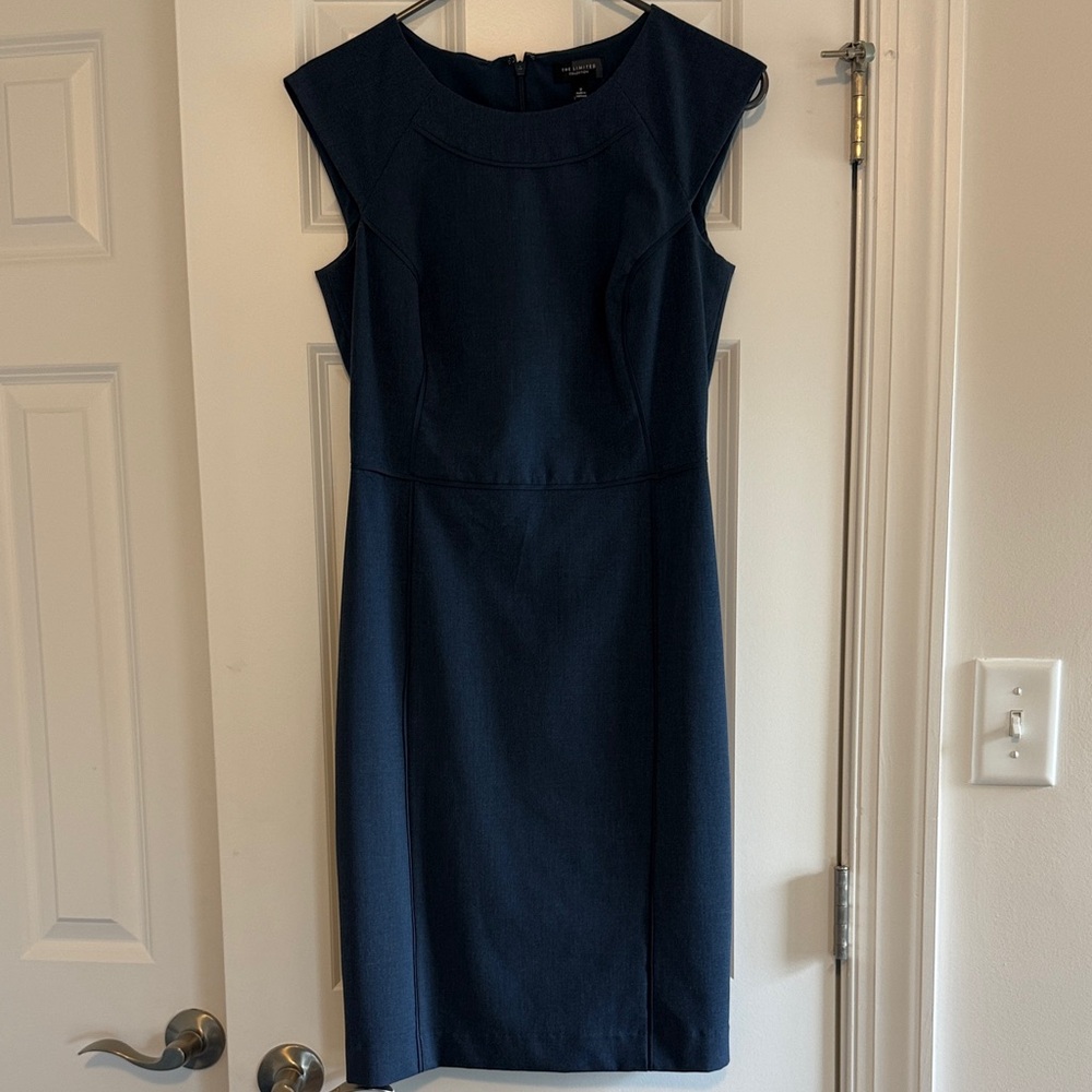 Elegant Navy Blue Sleeveless Dress